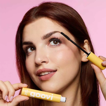 Carica l'immagine nel visualizzatore di Gallery, GOOVI Mascara me & my lashes - Mascara che allunga, separa e definisce le ciglia senza creare grumi e sbavature, per un look adatto ad ogni momento della giornata.