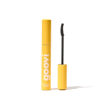 Carica l'immagine nel visualizzatore di Gallery, GOOVI Mascara me & my lashes - Mascara che allunga, separa e definisce le ciglia senza creare grumi e sbavature, per un look adatto ad ogni momento della giornata.