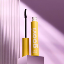 Carica l'immagine nel visualizzatore di Gallery, GOOVI Mascara me & my lashes - Mascara che allunga, separa e definisce le ciglia senza creare grumi e sbavature, per un look adatto ad ogni momento della giornata.