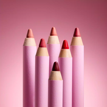 Carica l'immagine nel visualizzatore di Gallery, Goovi matita labbra Define my lips - Matita contorno labbra temperabile dalla formula altamente pigmentata, cremosa, ideale sia per definire il contorno che per riempire le labbra.