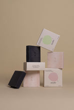 Carica l&#39;immagine nel visualizzatore di Gallery, Ondo Beauty 36.5 Calamine &amp; Oatmeal Soothing Cleansing Bar
