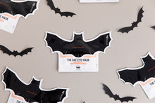 Carica l'immagine nel visualizzatore di Gallery, Wish Formula Bat Eye Mask - Maschera contorno occhi a forma di pipistrello con effetto illuminante e anti-age, con estratto di calendula, limone, centella asiatica e sodio ialuronato.
