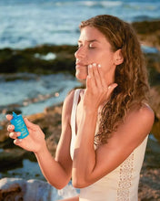 Carica l'immagine nel visualizzatore di Gallery, DEFENCE SUN Fluido Viso Anti-Lucidità SPF 50+, 50ml

