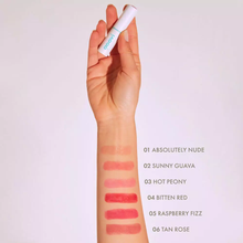 Carica l'immagine nel visualizzatore di Gallery, Goovi Balsamo labbra colorato that’s my glow - Balsamo labbra ultra-scorrevole che dona nutrimento e luminosità, avvolge le labbra in un confortevole velo di colore dal finish glowy.
